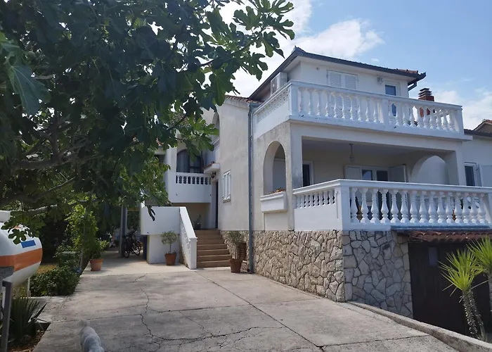 By The Sea - Pasman - 6221 * تكون