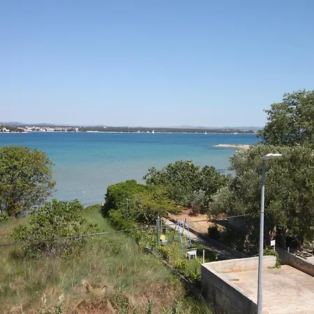 By The Sea Tkon, Pasman - 6221 *