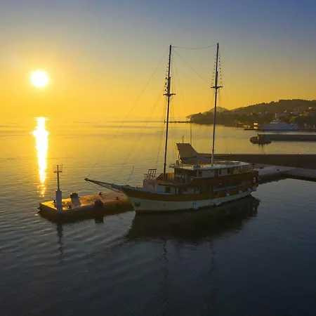 By The Sea - Pasman - 6221