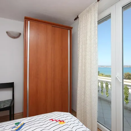 By The Sea - Pasman - 6221 * Tkon