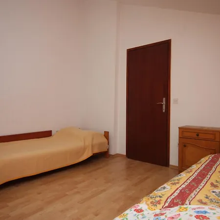 By The Sea - Pasman - 6221 *