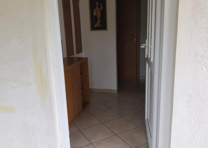 By The Sea - Pasman - 6221 *